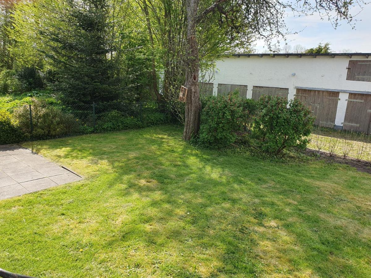 Charmante Haushaelfte Mit Garten Und Terrasse Flensburg Exterior foto